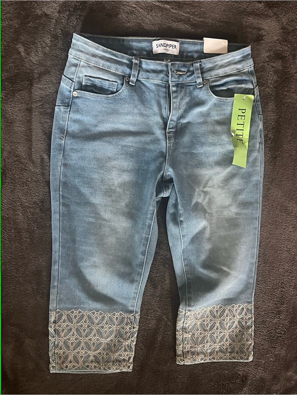 NWT Sandpiper Petite Embroidered Hem Cropped Capri Jeans Blue Denim 4P